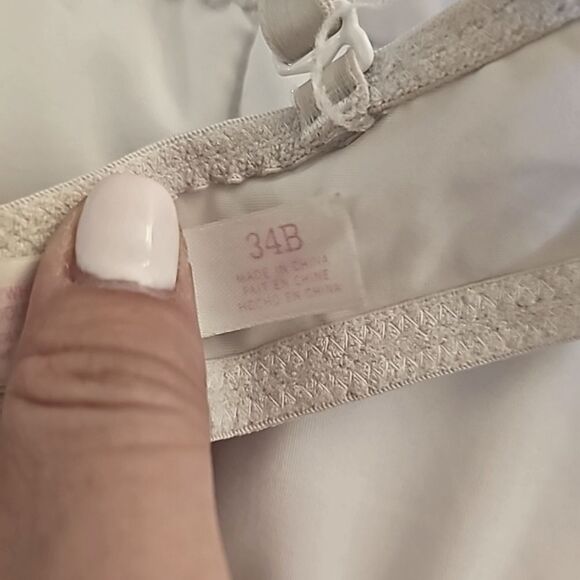 Victoria secret Wear Everywhere Push up SEND AN OFFER - Picture 2 of 2